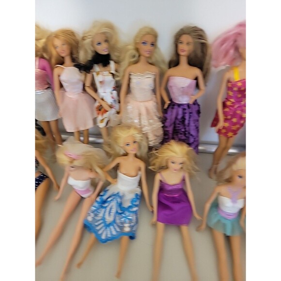 Huge lot Barbie Doll 16 pc Some maybe Disney - Picture 3 of 12